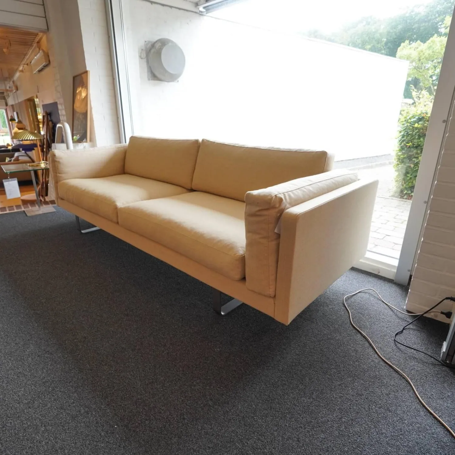 Fredericia 2-Sitzer-Sofas|2 Sitzer Sofa EJ280 Wollstoff Hellgelb Beine Metall