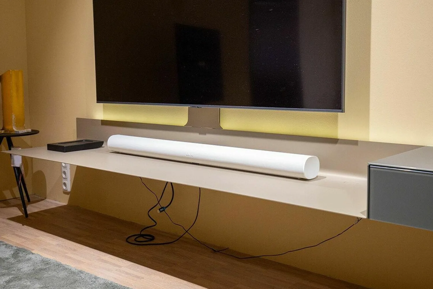 Spectral Smart Furniture Wohnwände & Tv-Lowboards|Air-Board ARL 2000 Metall Champagne Matt Pulverbeschichtet Beige Grau Front und Auflage Colour Glas Granit Grau Inklusive Beleuchtung Und Mediaparket