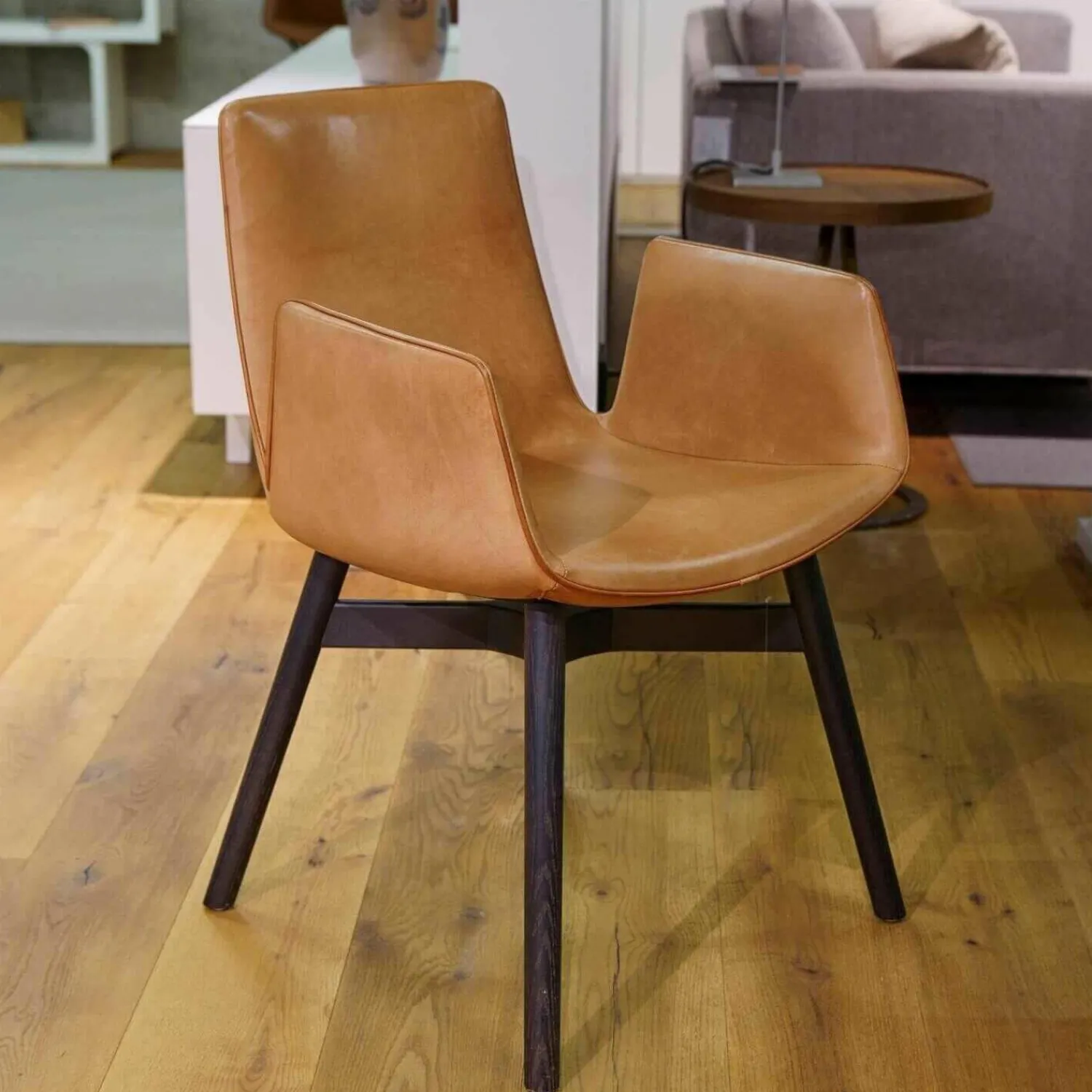 Freifrau Einzelstühle|Amelie Leder Oman Cognac 50105 Gestell Eichenholz Schwarz Gebeizt