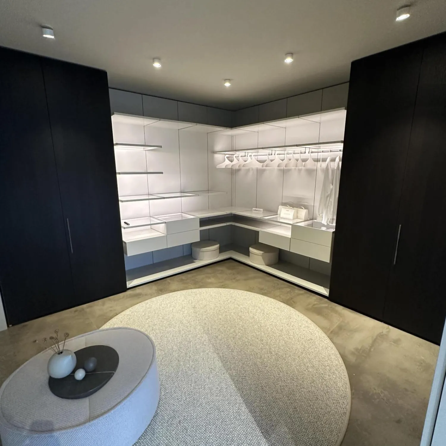 Interlübke Kleiderschränke|Ankleide Collect Plus Korpus Lack Greige Beige Front Raucheiche Dunkel Schwarz Mit Beleuchtung