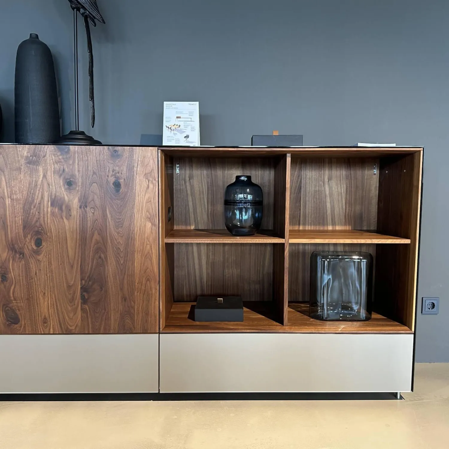 Team 7 Kommoden & Sideboards|Anrichte Cubus Pure Nussbaum Naturöl Mit Farbglas Bronze Matt
