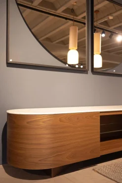 Cassina Kommoden & Sideboards|Anrichte Rondos Mamorplatte Bianco Carrara Opaco Weiß Korpus Furniert Amerikanischer Nussbaum Mit Einem Offenen Fach