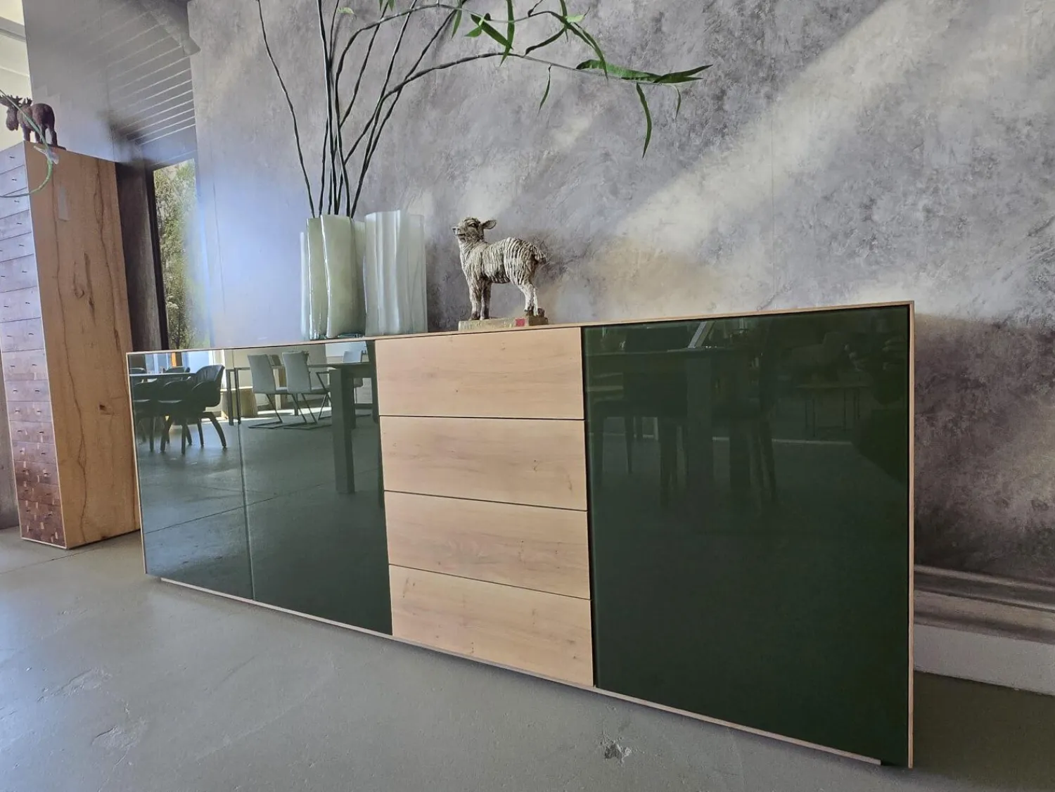 Scholtissek Kommoden & Sideboards|Anrichte Sideboard Farn Korpus Knorrige Eiche Puro Geölt Front Glas 6003 Olivgrün Grün Glänzend