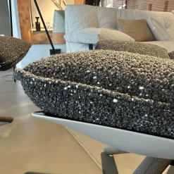 B&B Italia Relaxsessel|Armlehnsessel Husk H3G Schale Tortora Weiß Sitz Stoff Sambuco Anthrazit Gestell Eiche Grau Mit Hocker