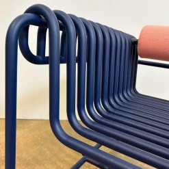 Blockbau Einzelstühle|Armlehnstuhl 22 24 Gestell Gebogenes Stahlrohr Kobaltblau Blau Pulverbeschichtet Mit Rückenrolle