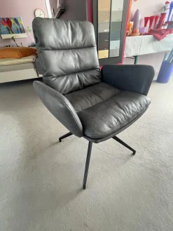 KFF Einzelstühle|Armlehnstuhl Arva 1513 A Leder PG3 Rawhide 356 Schwarz 4 Fuß Sterngestell M02 Struktur Schwarz Drehbar