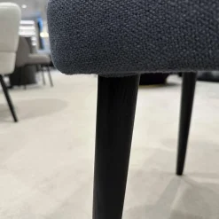 Minotti Einzelstühle|Armlehnstuhl Aston Dining Stoff Nasher 06 Navy Blau Grau Beine Esche Mokkafarbig Schwarz Lackiert