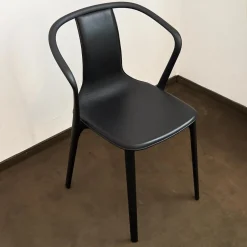Vitra Einzelstühle|Armlehnstuhl Belleville Bezug Leder Premium Schwarz Gestell Polyamid Spritzguss Tiefschwarz