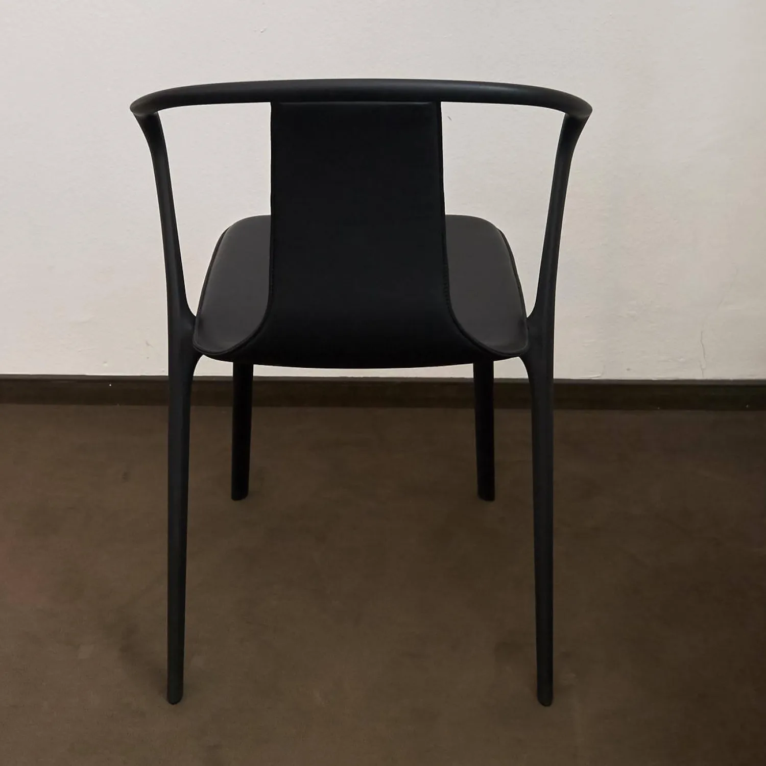 Vitra Einzelstühle|Armlehnstuhl Belleville Bezug Leder Premium Schwarz Gestell Polyamid Spritzguss Tiefschwarz