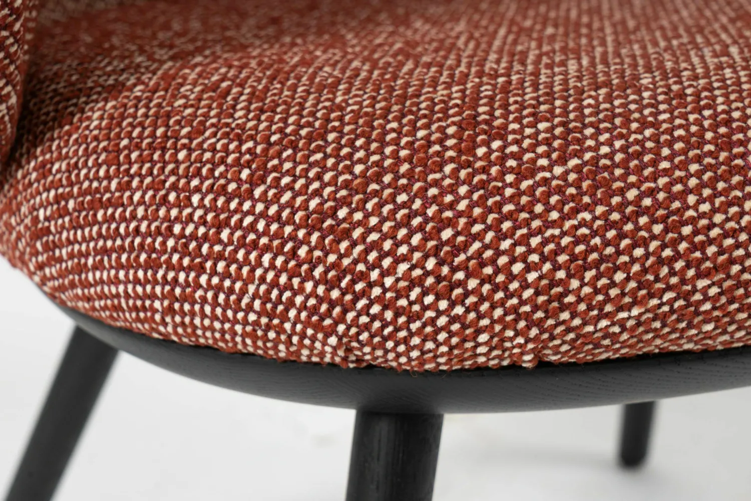 Freifrau Einzelstühle|Armlehnstuhl Cocktail Ona Bezug Stoff Sahco Safire 013 Rot Gestell Massivholz Eiche Schwarz Gebeizt Und Lackiert