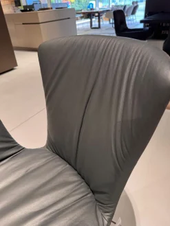 Draenert Einzelstühle|Armlehnstuhl Dexter Leder I 919 Grau Gestell Stahl Schwarz Pulverbeschichtet