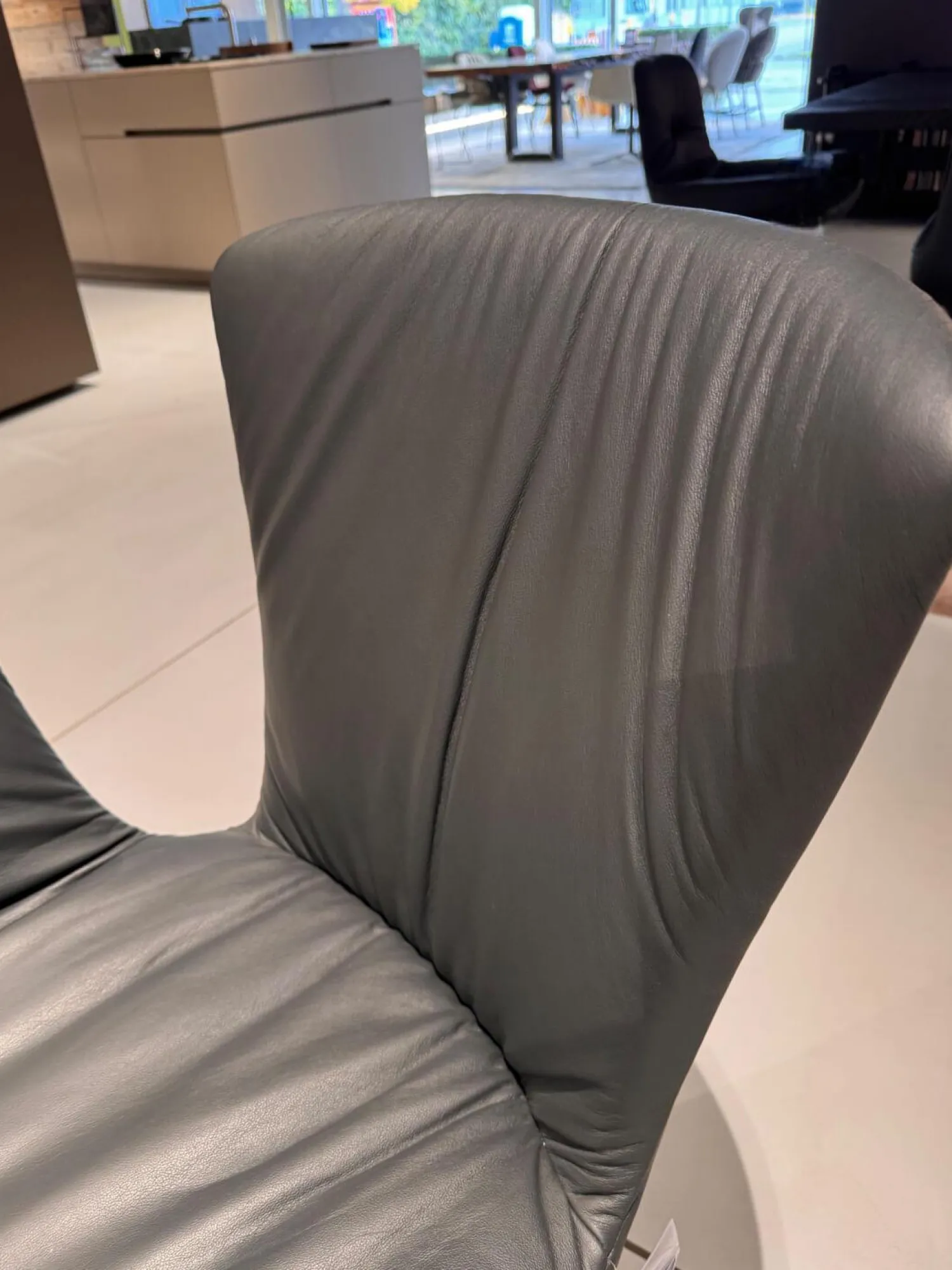 Draenert Einzelstühle|Armlehnstuhl Dexter Leder I 919 Grau Gestell Stahl Schwarz Pulverbeschichtet