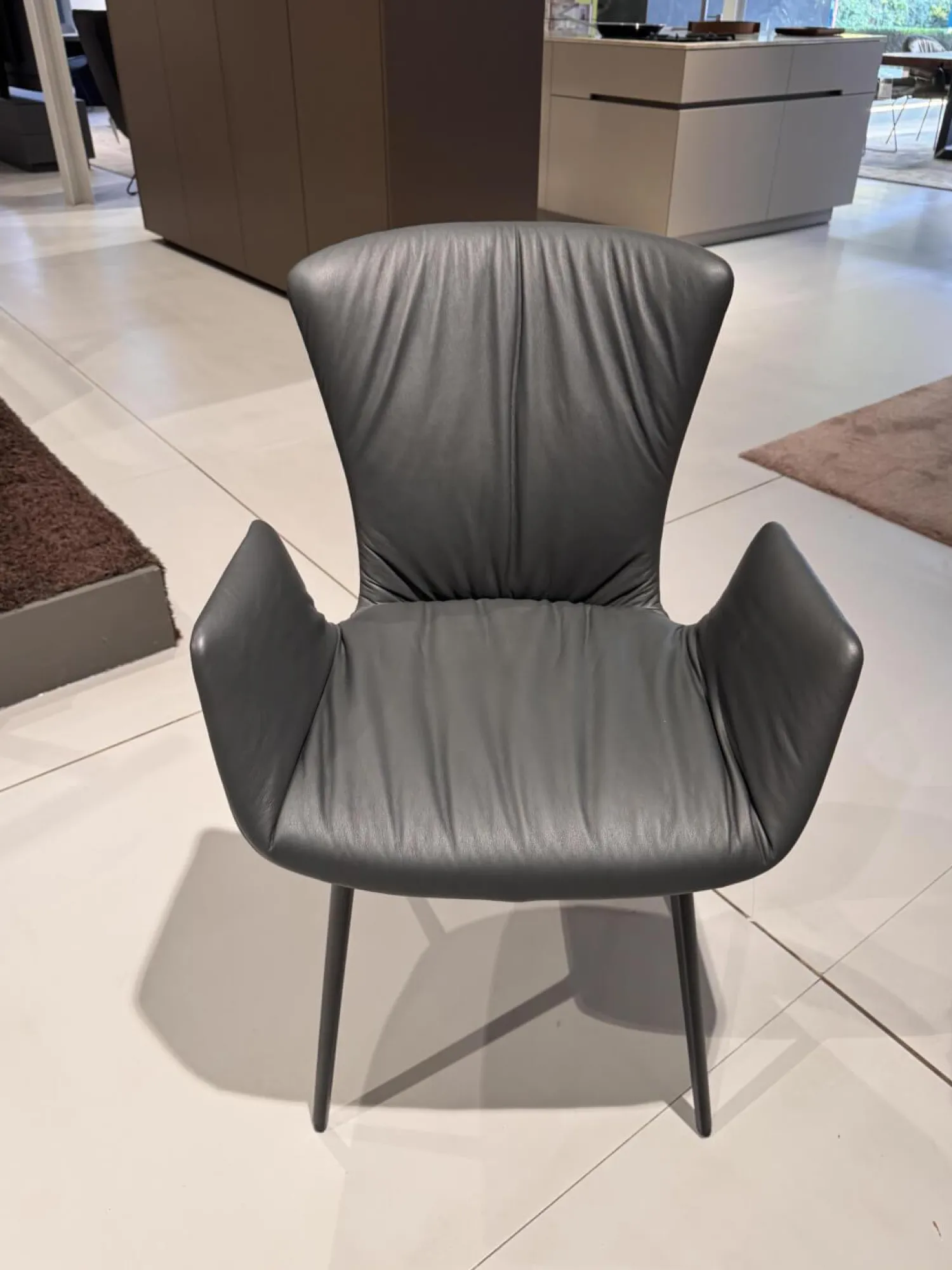 Draenert Einzelstühle|Armlehnstuhl Dexter Leder I 919 Grau Gestell Stahl Schwarz Pulverbeschichtet