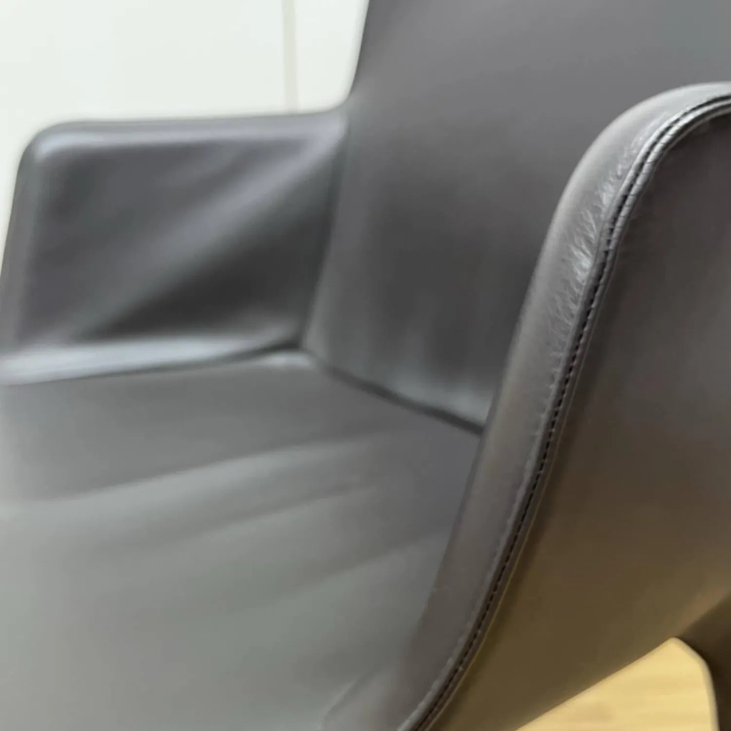 Walter Knoll Einzelstühle|Armlehnstuhl Gio Leder Bronco Chocolate