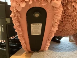 Moooi Loungesessel|Armlehnstuhl Hortensia Stoff Petal Pink Rosa Gestell Metall Kunststofffüße Schwarz Grau Mit Filzgleitern