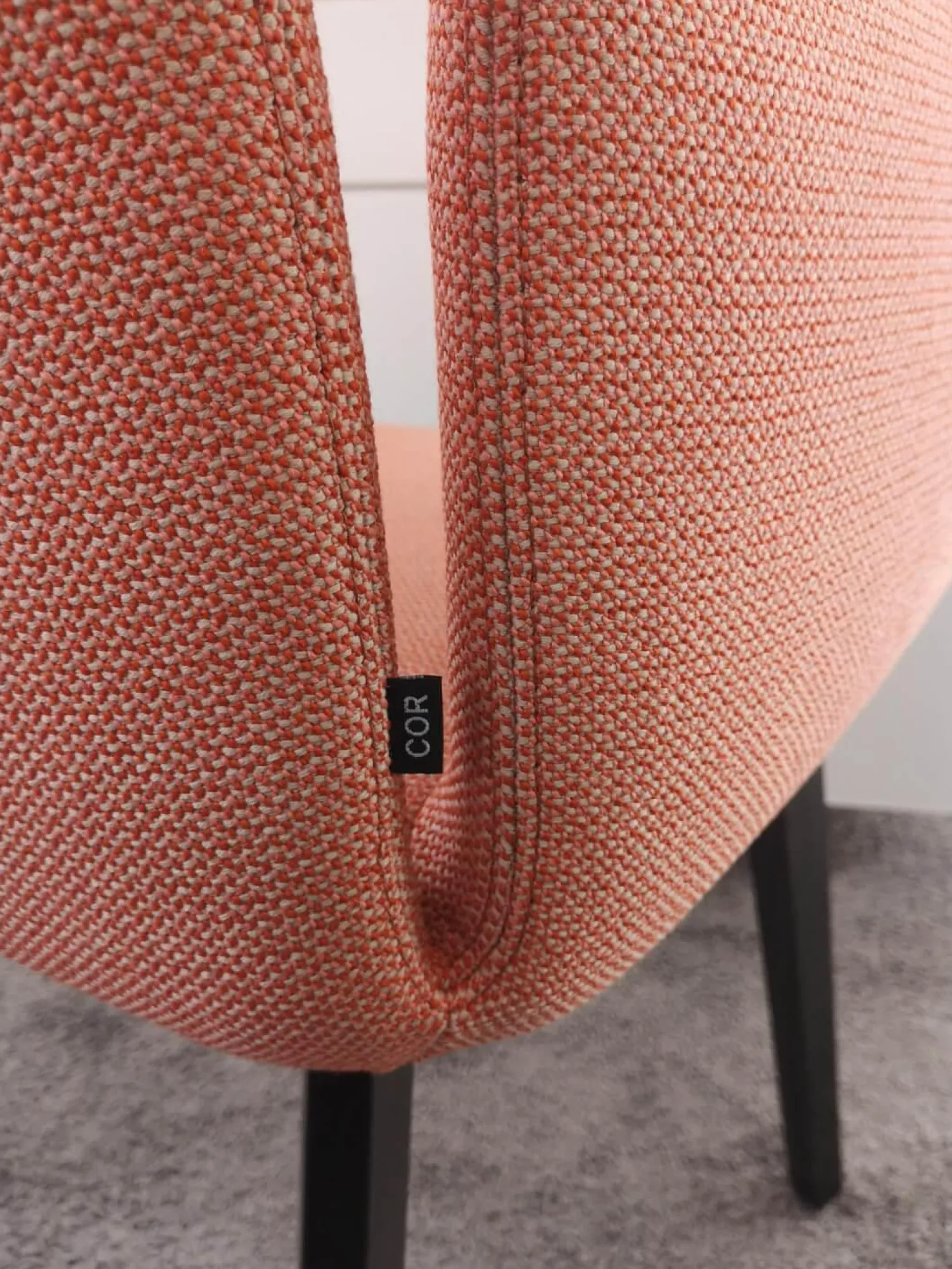 COR Einzelstühle|Armlehnstuhl Jalis Stoff 10071 Grapefruit Orange Rot Gestell Eiche Massiv Dunkel Lackiert Mit Kunststoffgleitern