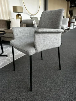 Christine Kröncke Einzelstühle|Armlehnstuhl Jaro 200 Bezug Stoff Sama 092 Argento Grau Gestell Edelstahlrohr Schwarz Pulverbeschichtet