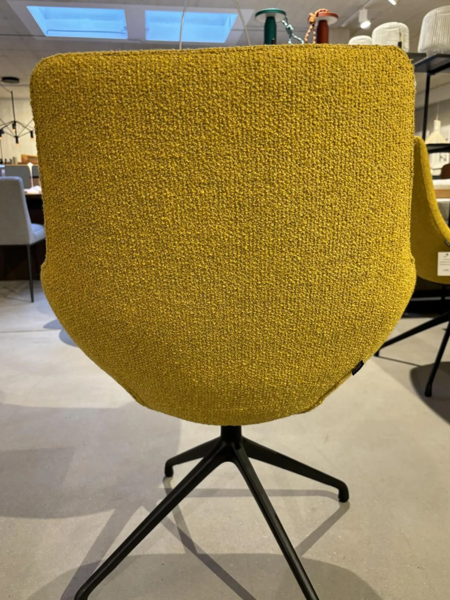 Werther Einzelstühle|Armlehnstuhl Jona Stoff Brera U 3280 Gelb Gestell Fußkreuz Schwarz Drehbar