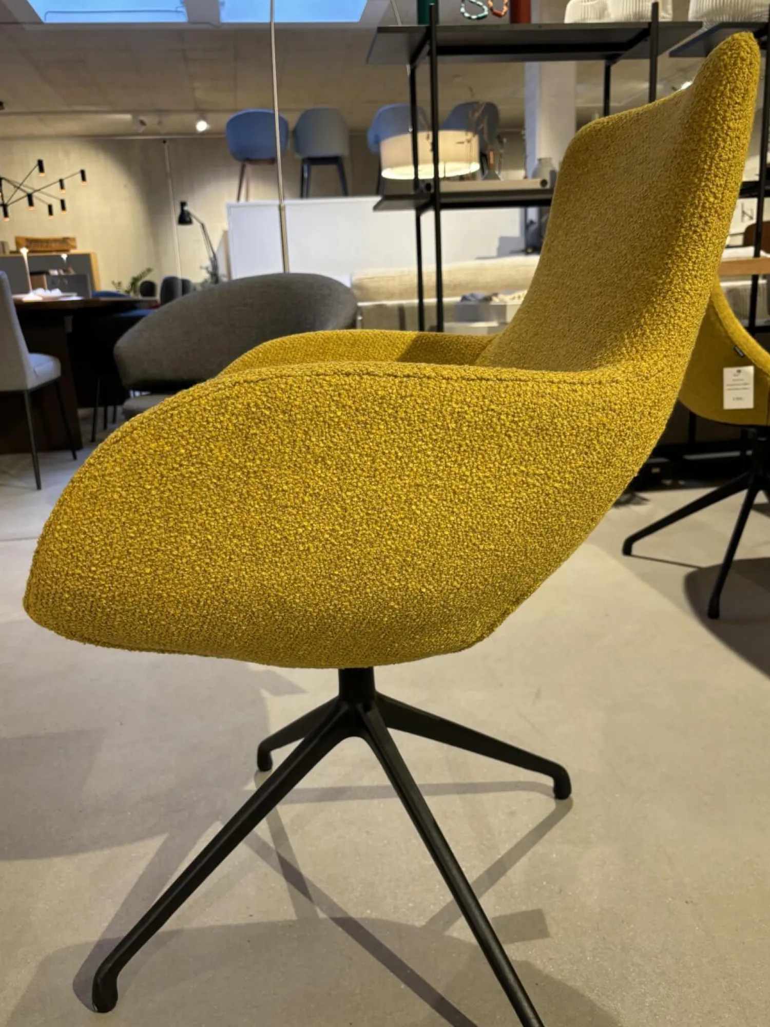 Werther Einzelstühle|Armlehnstuhl Jona Stoff Brera U 3280 Gelb Gestell Fußkreuz Schwarz Drehbar