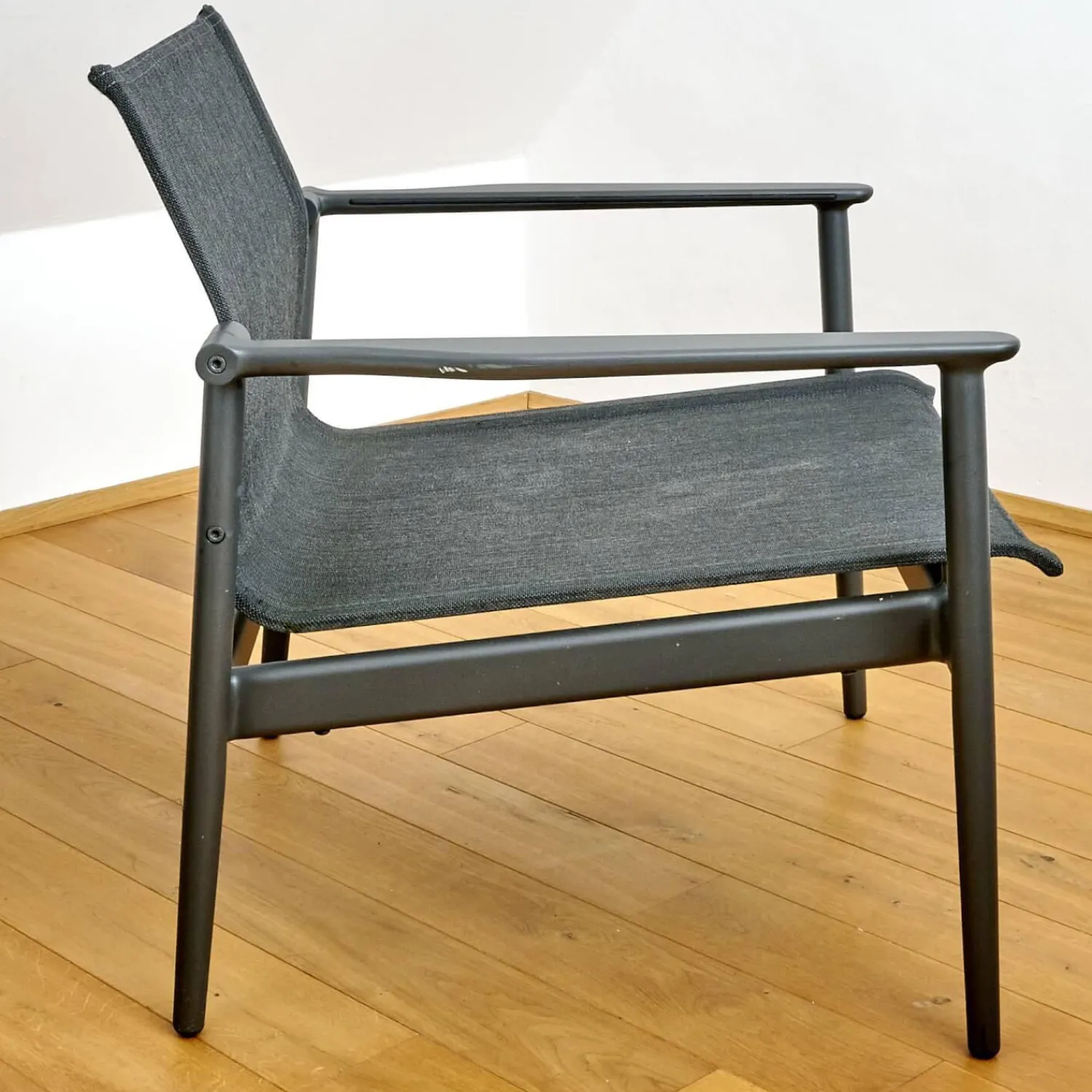 Gloster Einzelstühle|Armlehnstuhl Lounge Chair 180 Bezug Sling Anthrazit Aluminiumgestell Meteor Anthrazit Pulverbeschichtet