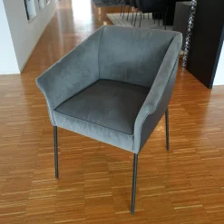 KFF Einzelstühle|Armlehnstuhl Milo Leder Glove Dolphin 451 Stoff Seven Grey 65 Gestell Metall Anthrazit M23