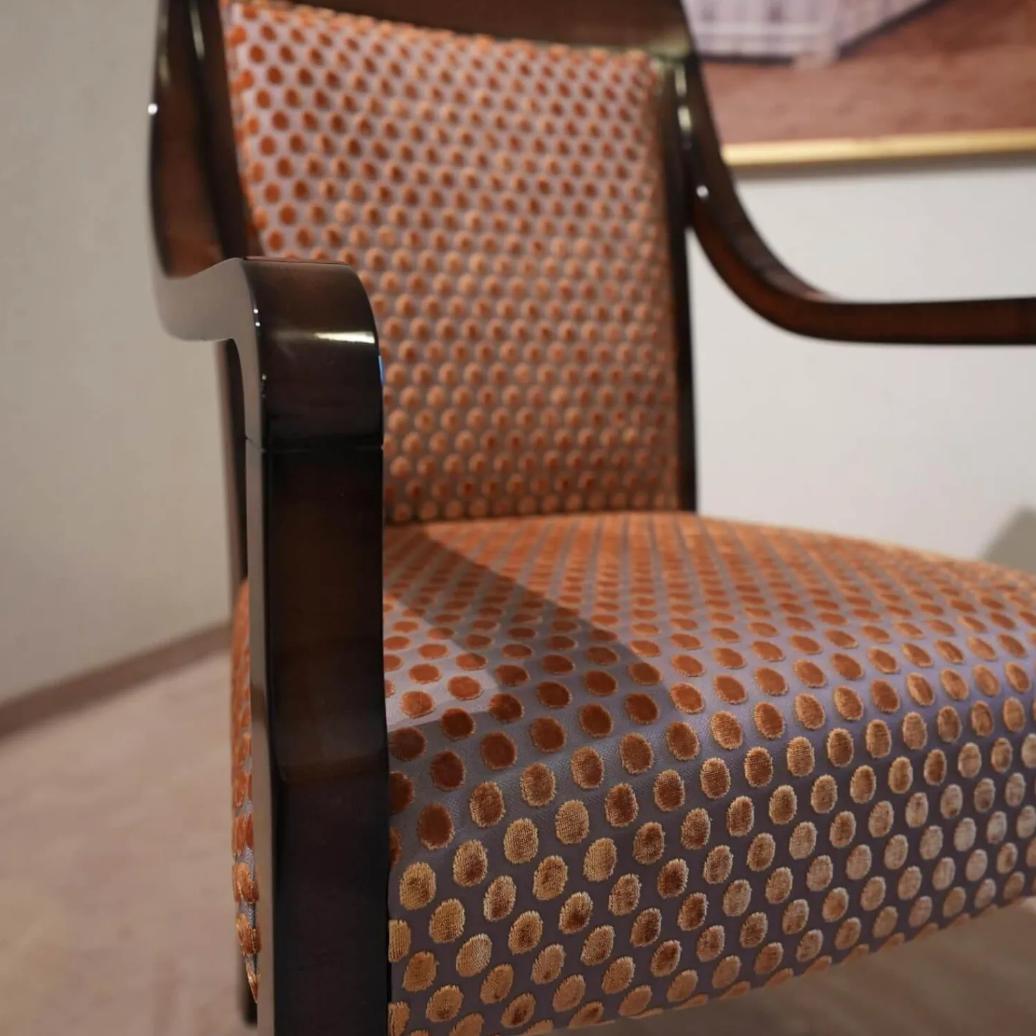 Finkeldei Einzelstühle|Armlehnstuhl Modell orly 9620mit Sichtholz Stoff Bezug Goldgelb Braun Toul 33 118 Sichtholzgestell Gebeizt und Lackiert