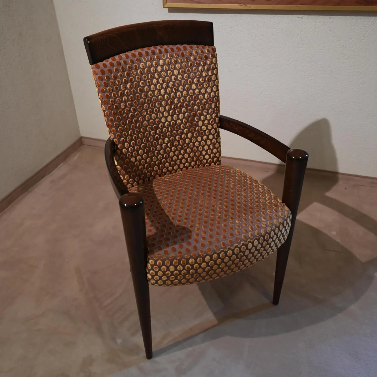 Finkeldei Einzelstühle|Armlehnstuhl Modell Visconti Orly 9620 Stoff Bezug Toul 33 118 Goldgelb Braun Sichtholzgestell Gebeizt und Lackiert