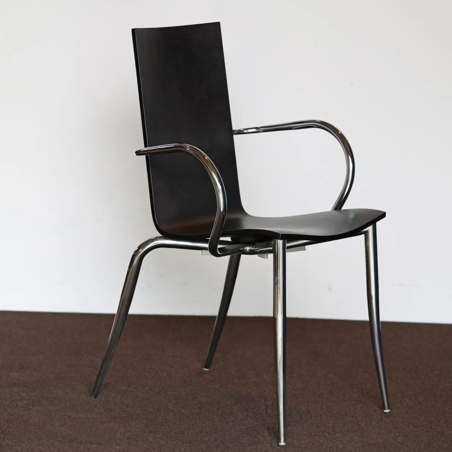 Driade Einzelstühle|Armlehnstuhl Olly Tango Ausführung Ebenholzfarbener Ahorn Gestell Stahl Verchromt Stapelbar