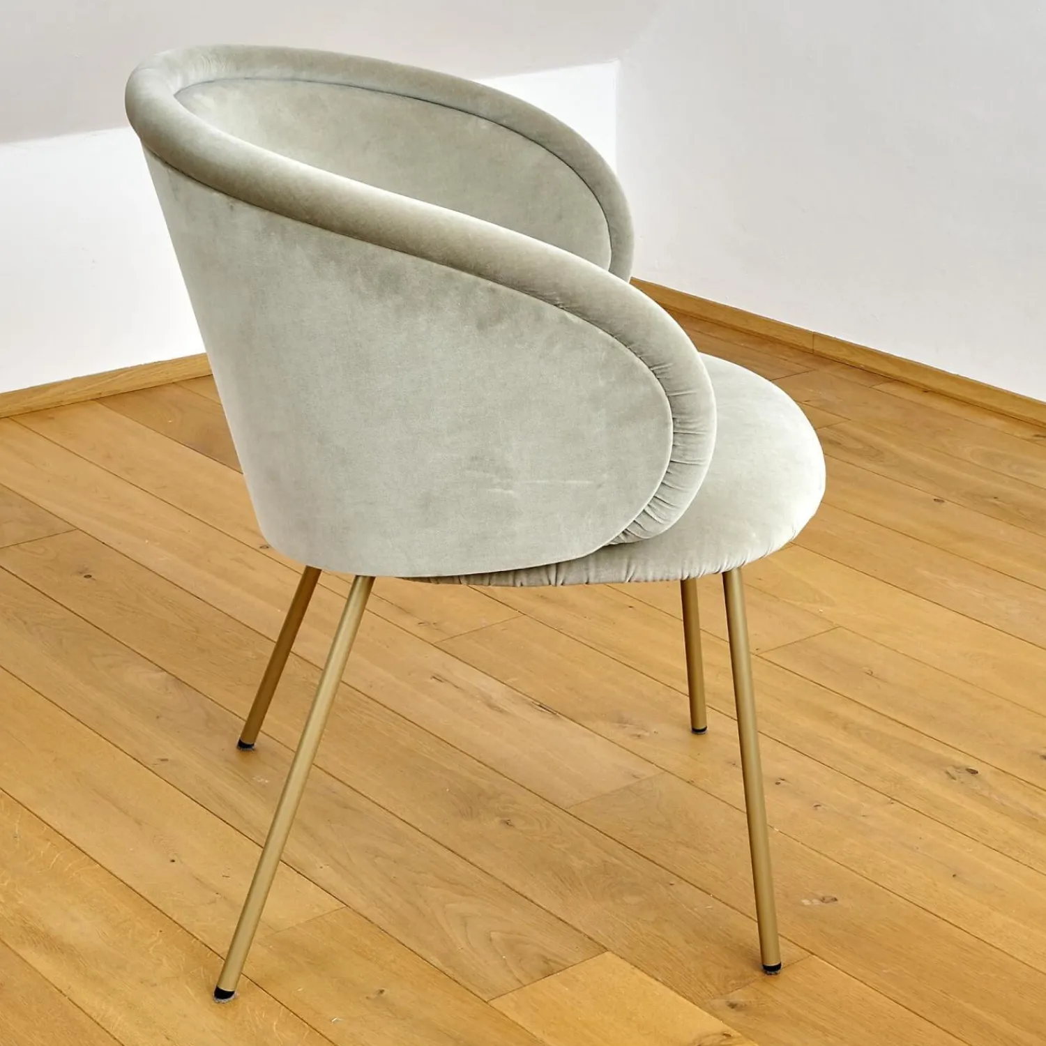 Freifrau Einzelstühle|Armlehnstuhl Ona Bezug Stoff Velour Kvadrat Harald 3 143 Goldbeige Beige Stahlgestell Ona Messing ME021