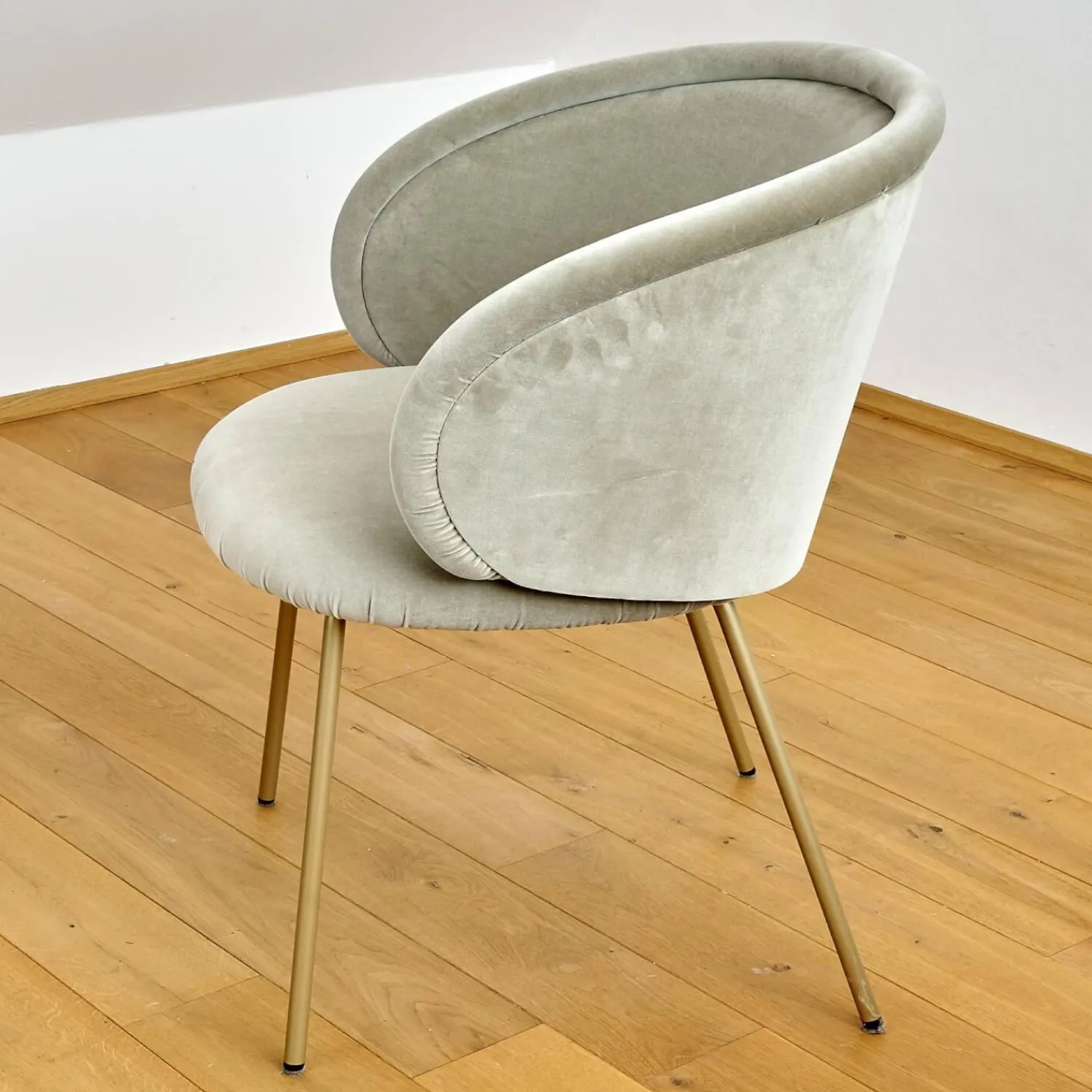 Freifrau Einzelstühle|Armlehnstuhl Ona Bezug Stoff Velour Kvadrat Harald 3 143 Goldbeige Beige Stahlgestell Ona Messing ME021