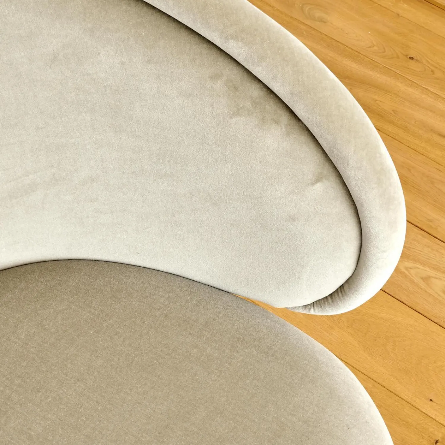 Freifrau Einzelstühle|Armlehnstuhl Ona Bezug Stoff Velour Kvadrat Harald 3 143 Goldbeige Beige Stahlgestell Ona Messing ME021