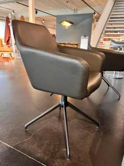 Willisau Stuhlsets|Armlehnstuhl Pendola Leder Select 235 Braun Grau Fußkreuz Metall Schwarz Pulverbeschichtet