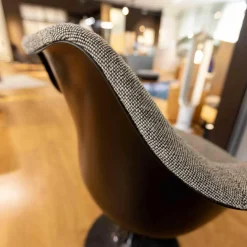 Knoll International Einzelstühle|Armlehnstuhl Saarinen Vollpolster Stoff Hallingdal 126 Grau Gestell Schwarz