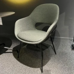 Freifrau Einzelstühle|Armlehnstuhl Theia High Stoff Shake Algae Grau Grün Stahlgestell Tiefschwarz Mit Filzgleitern