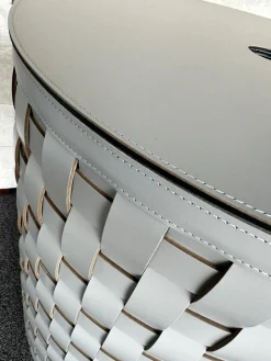 Pinetti Beistelltische|Aufbewahrungskorb Demetra Handgewebt Leder Light Grey Hellgrau