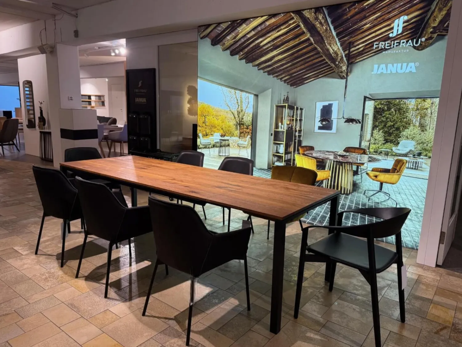 Janua Esstische|Ausziehtisch S600 Eiche Geräuchert Natur Geölt Und Gebürstet Füße RAL 9005 Tiefschwarz Pulverbeschichtet Matt Ohne Stühle