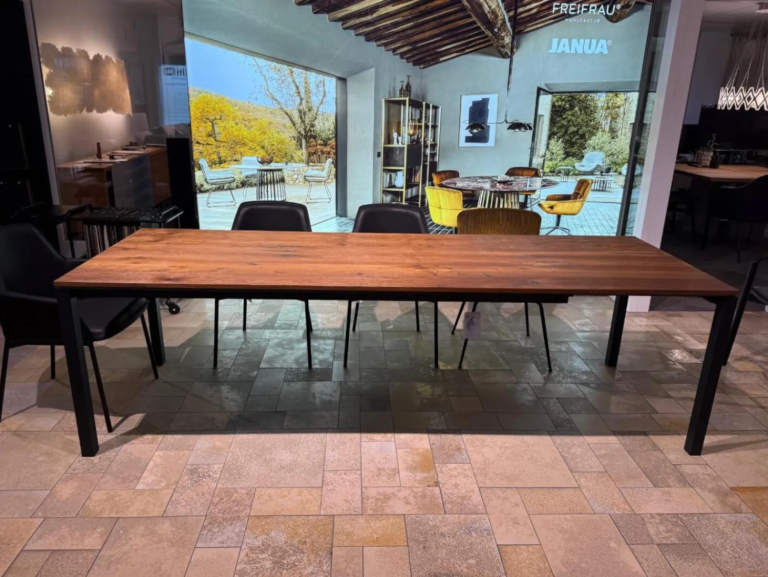 Janua Esstische|Ausziehtisch S600 Eiche Geräuchert Natur Geölt Und Gebürstet Füße RAL 9005 Tiefschwarz Pulverbeschichtet Matt Ohne Stühle