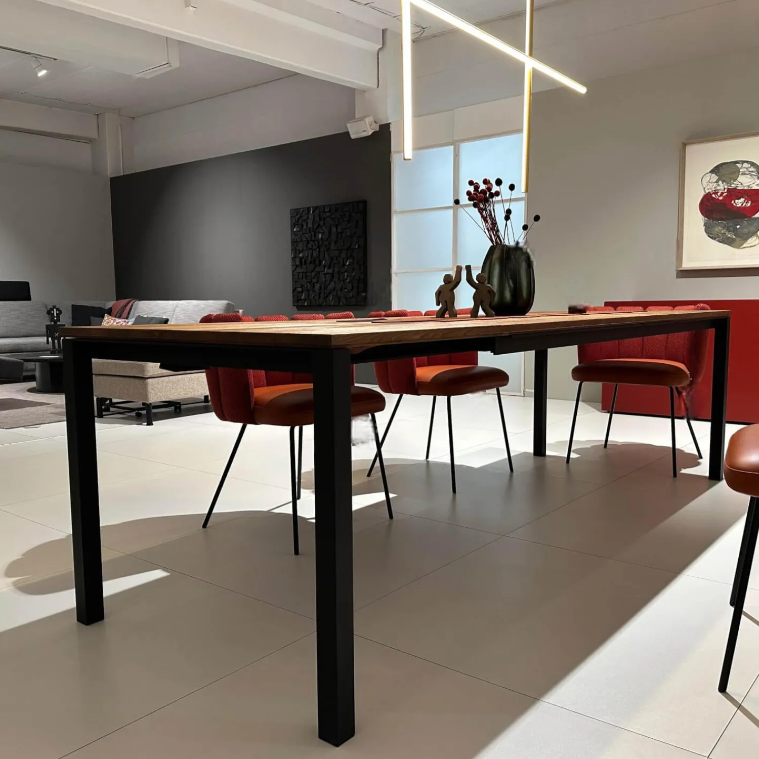 Janua Esstische|Ausziehtisch S600 Platte Eiche Geräuchert Natur Geölt Füße RAL 9005 Tiefschwarz Schwarz Pulverbeschichtet Matt