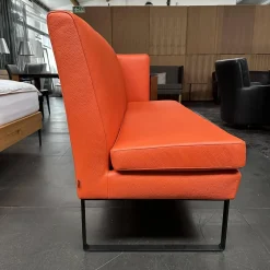 Werther Bänke|Bank Byblos XL Mit Armlehne Rechts Bezug Leder L9999B Orange Rot Fuß Metallkufen Schwarz