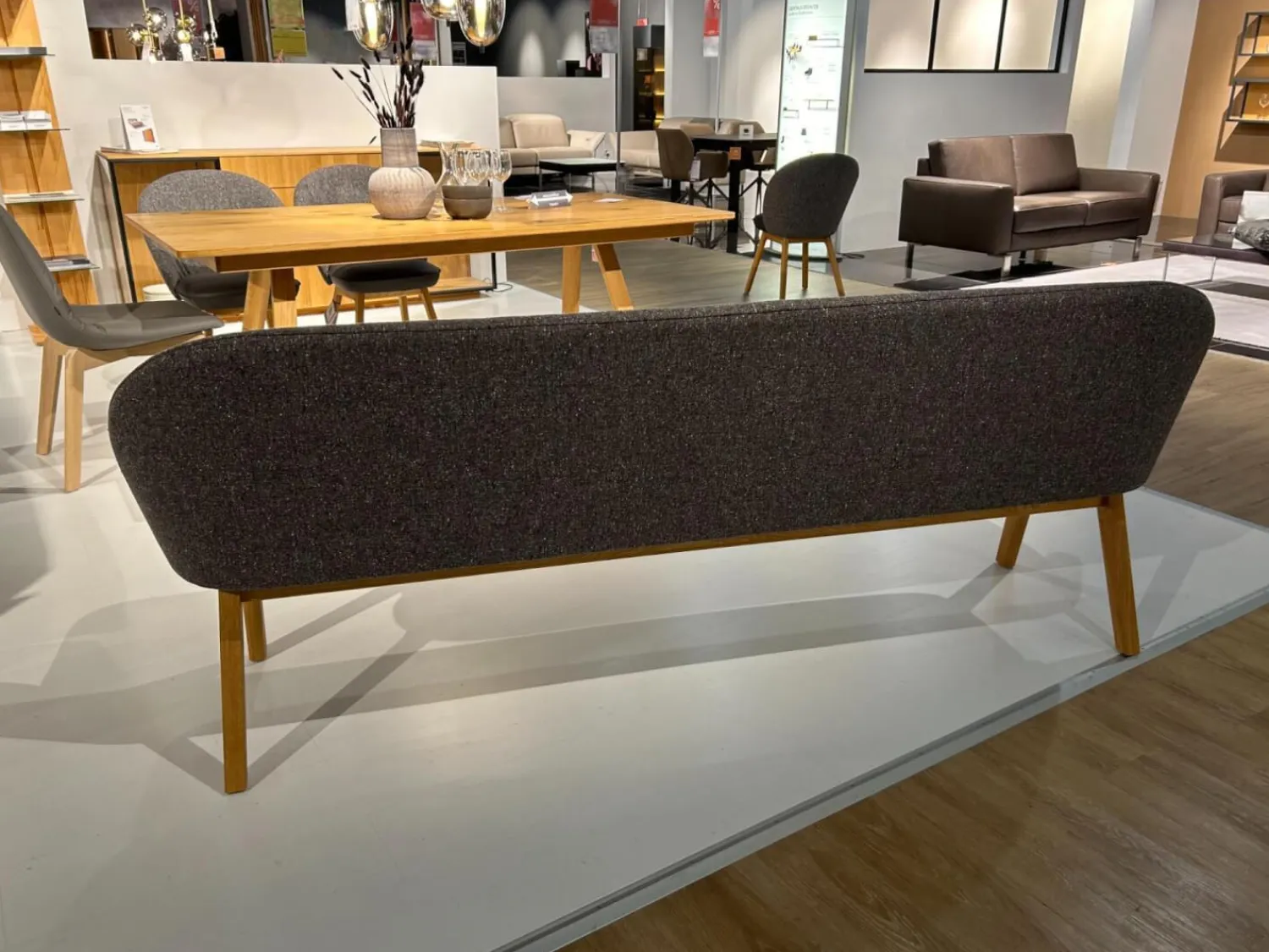 Team 7 Bänke|Bank Flor Stoff Ripley RI16 Grau Gestell Eiche Naturöl