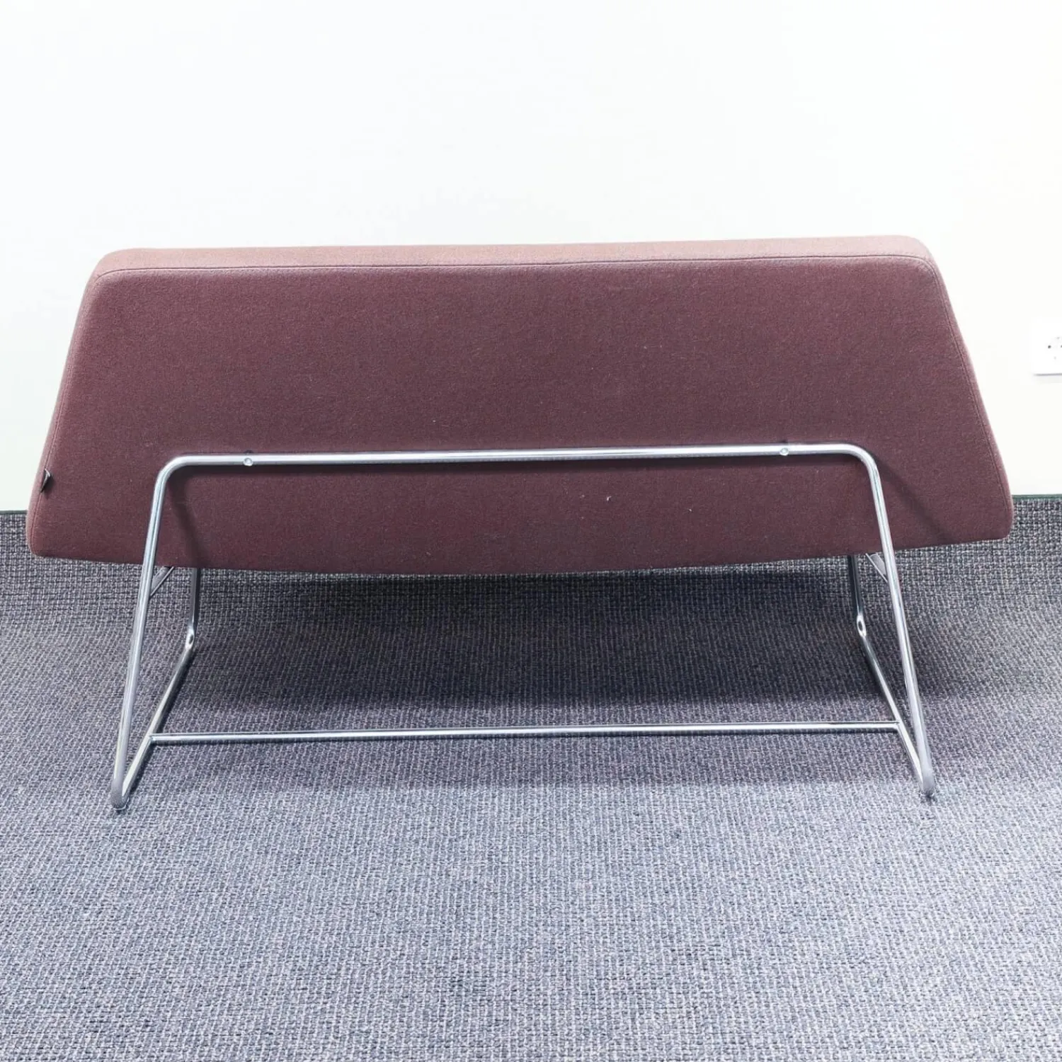 Girsberger Bänke|Bank Otto Bezug Braun Gestell Stahl