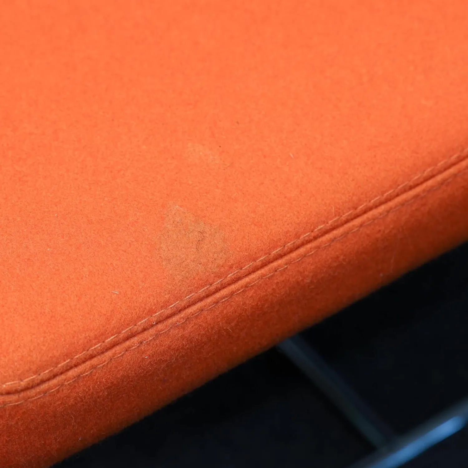 Girsberger Bänke|Bank Otto Bezug Orange Gestell Stahl