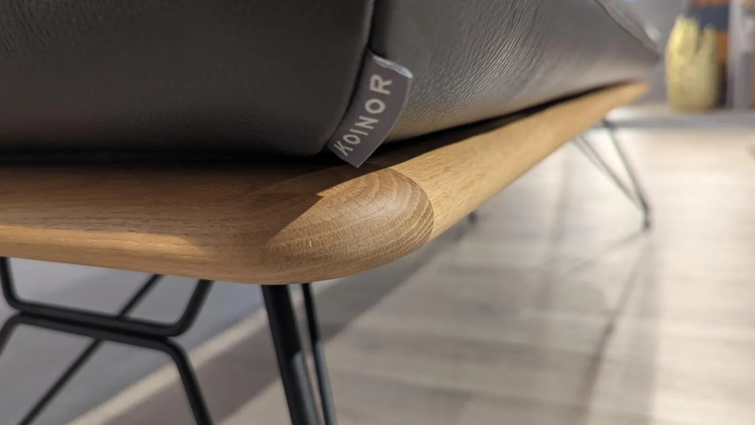 Koinor Bänke|Bank Rosey Leder C-Classic Pepper Anthrazit Stativgestell Schwarz