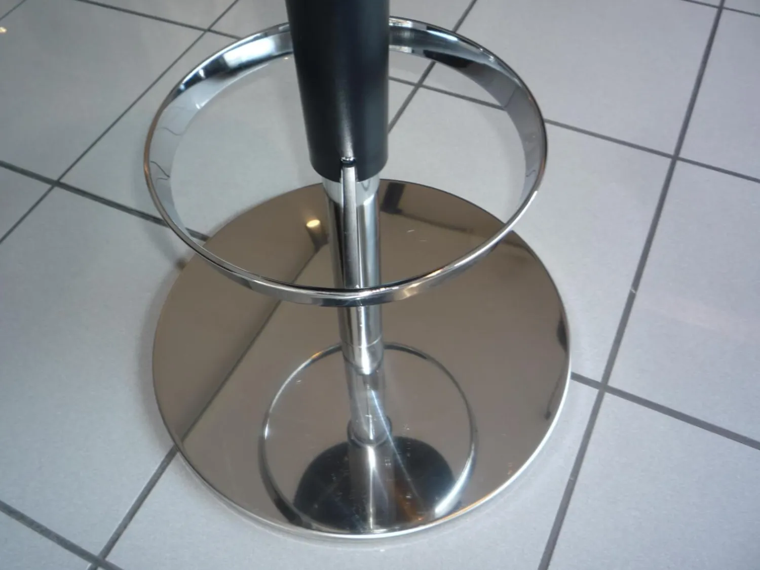 Arper Barhocker & Barstühle|Barhocker Babar Art. 1753 Mit Ledersitzfläche Und Edelstahl Gestell