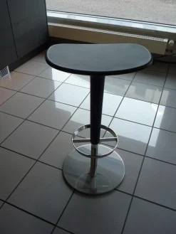 Arper Barhocker & Barstühle|Barhocker Babar Art. 1753 Mit Ledersitzfläche Und Edelstahl Gestell