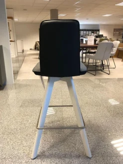 Mayer Barhocker & Barstühle|Barhocker Modell 1105 Kunstleder Schwarz 4-Fuß-Gestell Buche Magnolie Weiß