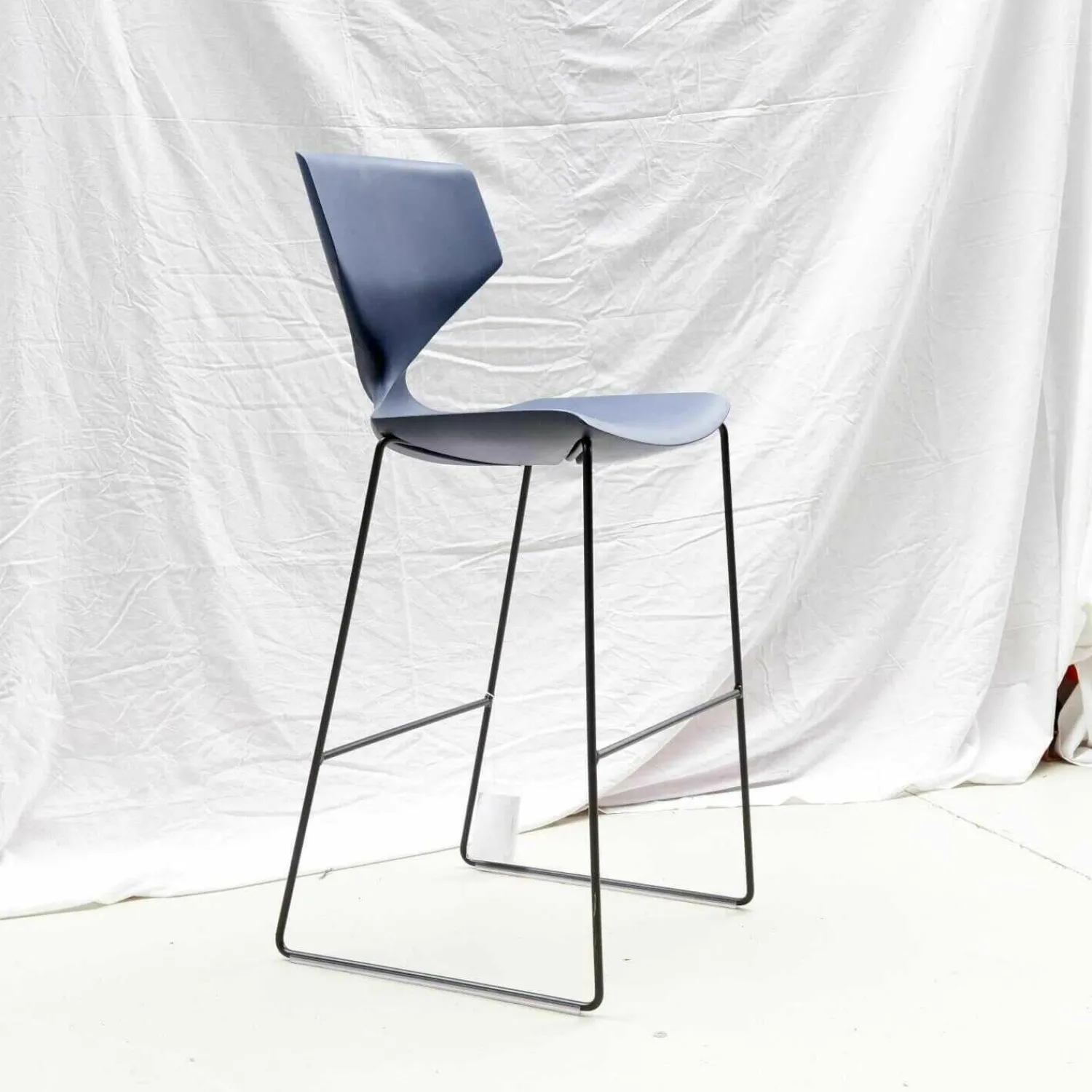 Tonon Barhocker & Barstühle|Barhocker Quo Sitzschale X08 Dunkelblau Gestell Schwarz