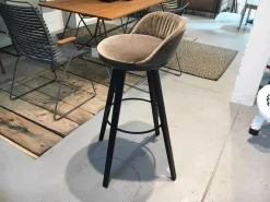 Freifrau Barhocker & Barstühle|Barhocker Romy Stoff Velours Braun Gestell Schwarz
