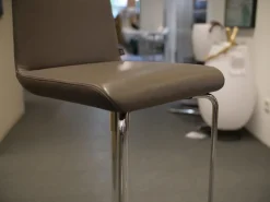 Rolf Benz Barhocker & Barstühle|Barhocker Sinus Leder 40.20 Schlamm Tellerfuß Verchromt