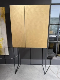 Contur Vitrinen & Highboards|Barschrank 3900 C Lack Gold Gebürstet Gestell Schwarz Rückwand Spiegel Inklusive LED Beleuchtung